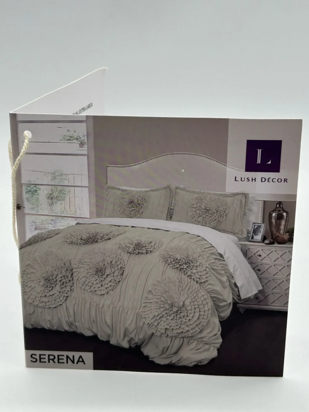 Lush Décor Serena Comforter Set King 3PC Light Gray Floral Textured New With Tag